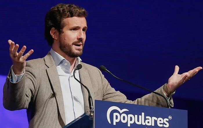 Casado refuerza a los ultras